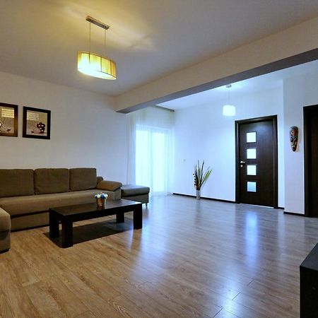 Apartamento Bloc Izvor Piteşti Exterior foto