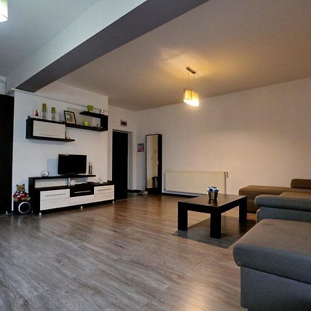 Apartamento Bloc Izvor Piteşti Exterior foto