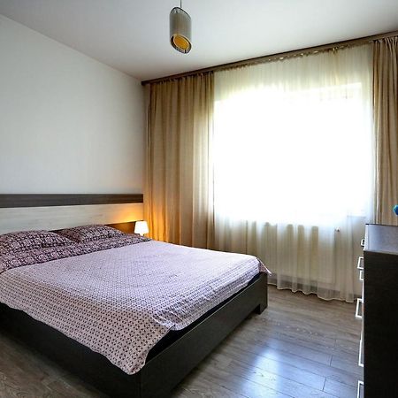 Apartamento Bloc Izvor Piteşti Exterior foto