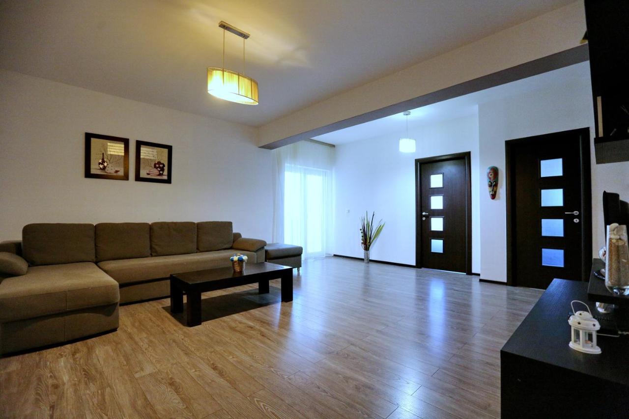 Apartamento Bloc Izvor Piteşti Exterior foto