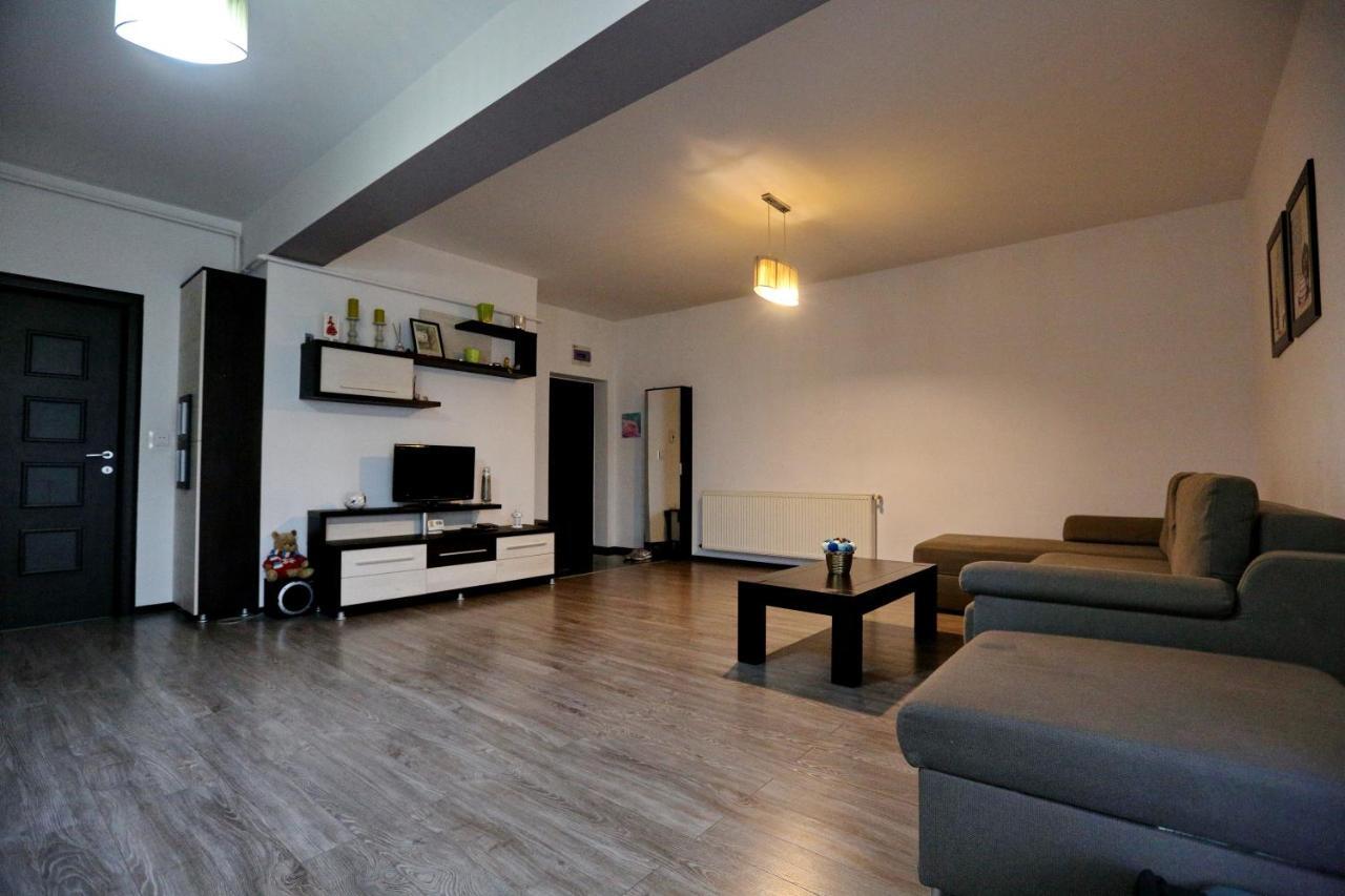 Apartamento Bloc Izvor Piteşti Exterior foto